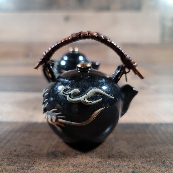 Vintage Dragon Moriage Salt & Pepper Set Tea Kettle Tea Pot Black Glaze Red Clay - Picture 8 of 13